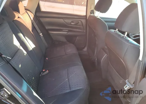 2016 Nissan Altima 2.5 из США, поврежденный, VIN 1N4AL3AP7GN372835